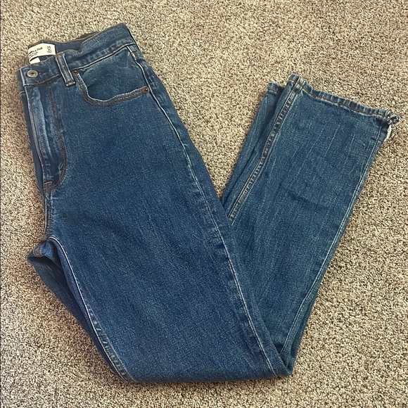 Abercrombie & Fitch Denim - Abercrombie and fitch the slim straight leg dark wash Jean 25